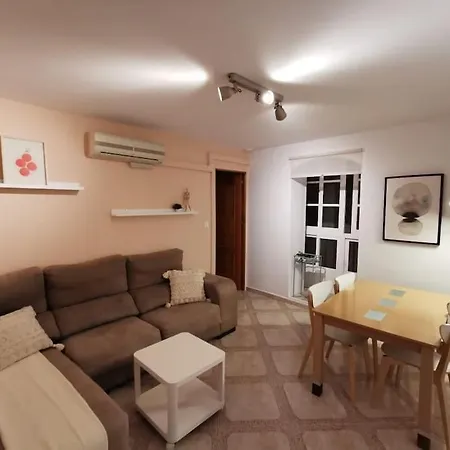 Cdz - Arteaga- Two With Queen Bed * Cadix