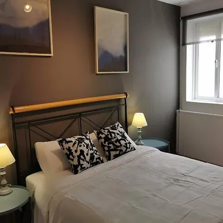 Cdz - Arteaga- Two With Queen Bed