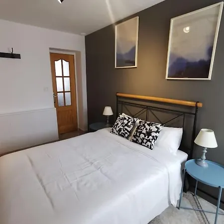 Cdz - Arteaga- Two With Queen Bed Apartment *