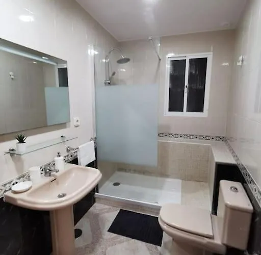 Cdz - Arteaga- Two With Queen Bed * Cadiz