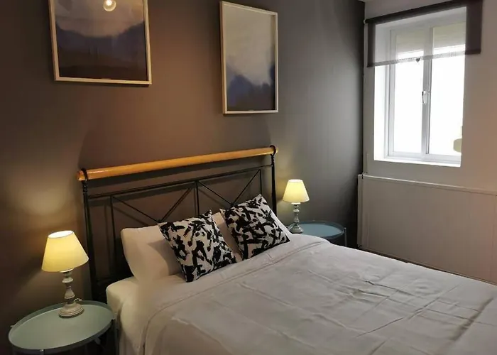 Cdz - Arteaga- Two With Queen Bed